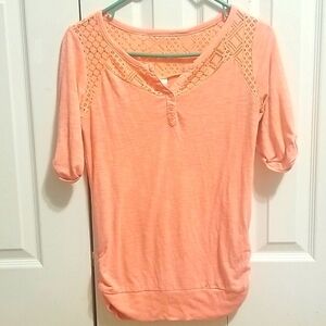 B17-Nobo. Size small. Peach womens top